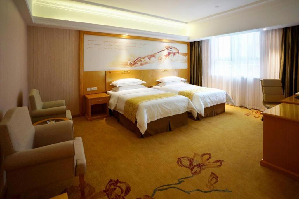 Vienna Hongqiao Huaxin Road