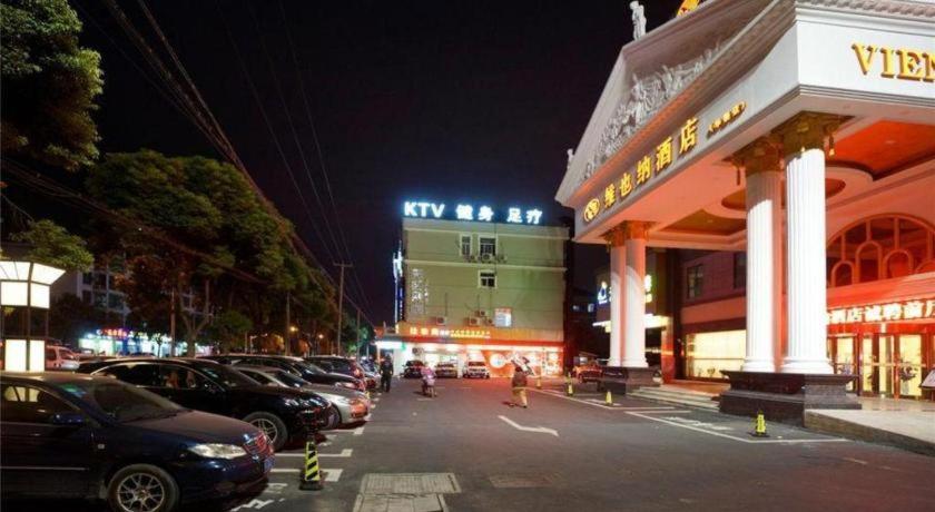 Vienna Hongqiao Huaxin Road 3*