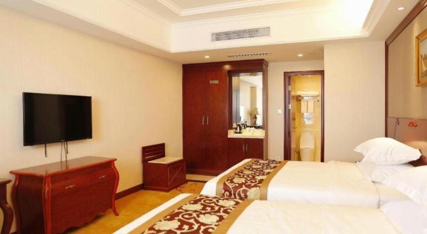 Vienna Hongqiao Huaxin Road 3* Shanghai