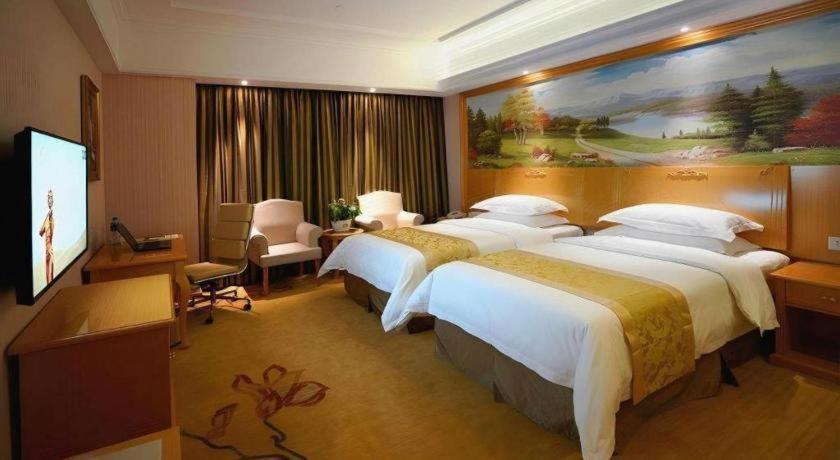 Hotel Vienna Hongqiao Huaxin Road 3*