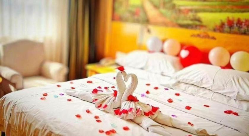 Vienna Hongqiao Huaxin Road Hotel