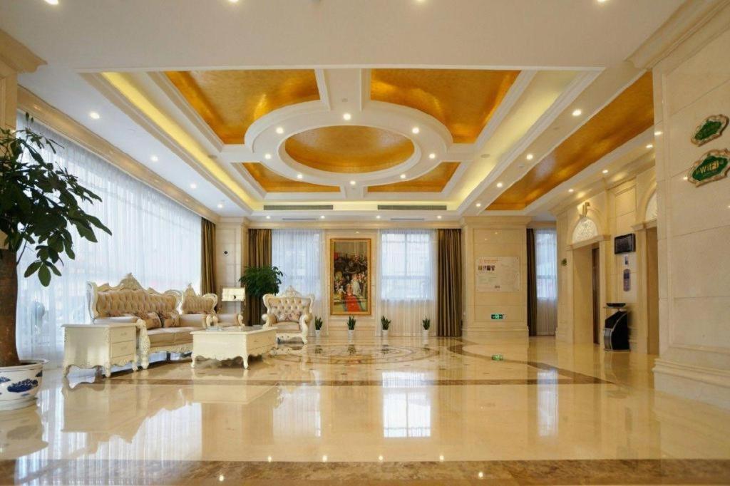 Vienna Hongqiao Huaxin Road Shanghai